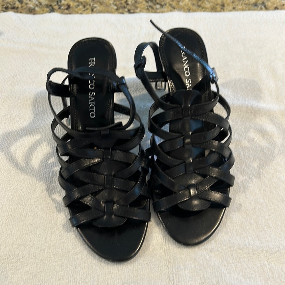 Black heel sandals
